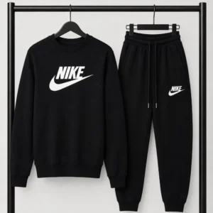 Μαύρο Σετ Φόρμας Nike με Logo – Φούτερ λαιμοκοψη & Παντελόνι