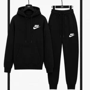Σετ Φόρμας NIKE με Φούτερ κουκούλα & Παντελόνι – Μαύρο